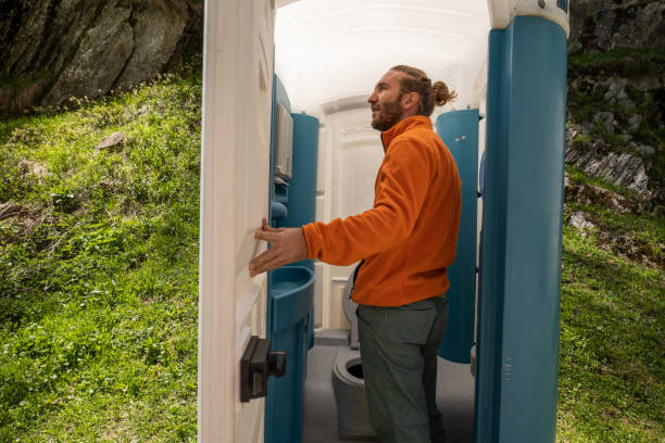 Best Porta potty delivery and setup  in Lyndonville, VT